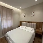 Cozy Bllok Τίρανα