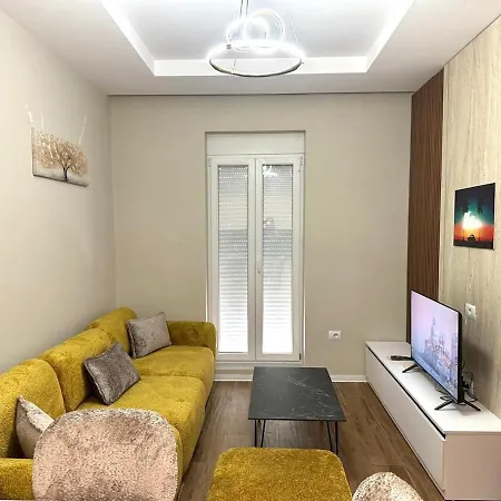 Cozy Bllok Apartment Tirana