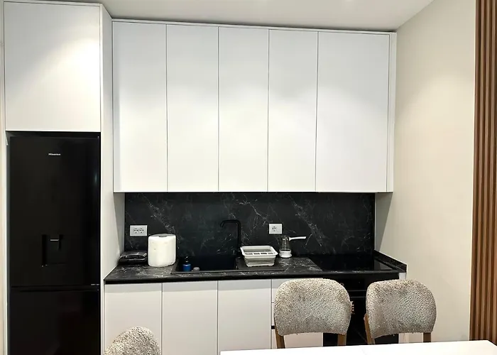 Cozy Bllok Apartment Tirana